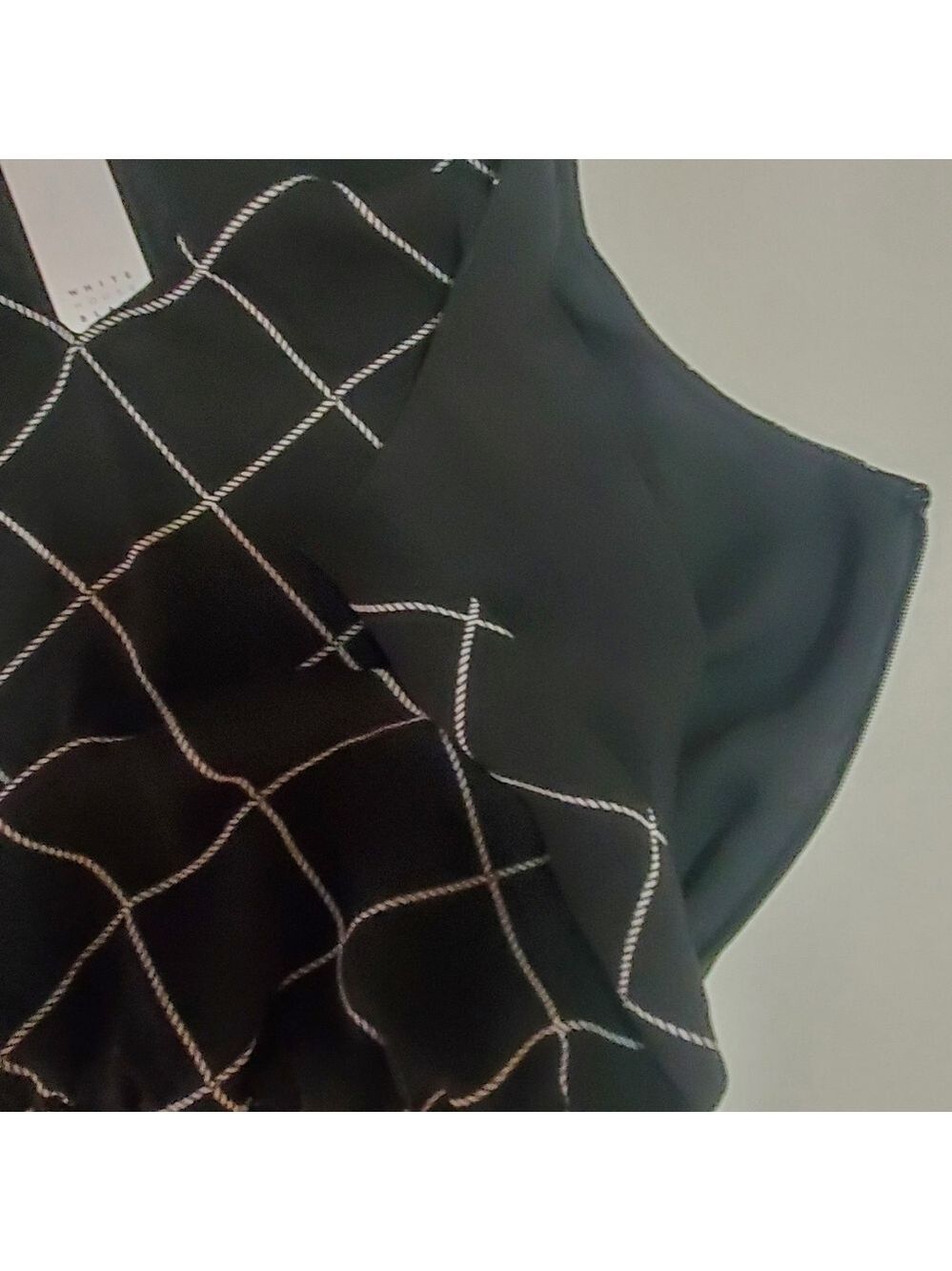 White House Black Market Sleeveless Geometric Smocked Blouse Size 8 NWT - Picture 8 of 11